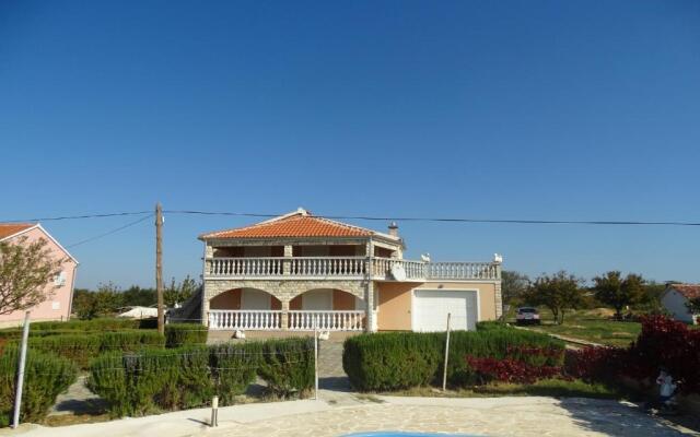 Villa Laura with pool, Budak, Zadar county