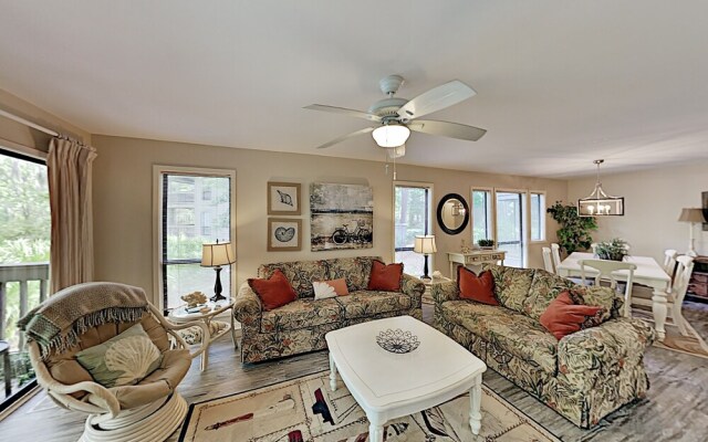 7811cent 2 Bedroom Condo