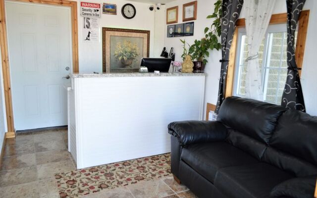 Green Acre Motel by OYO Near Rush County Airport