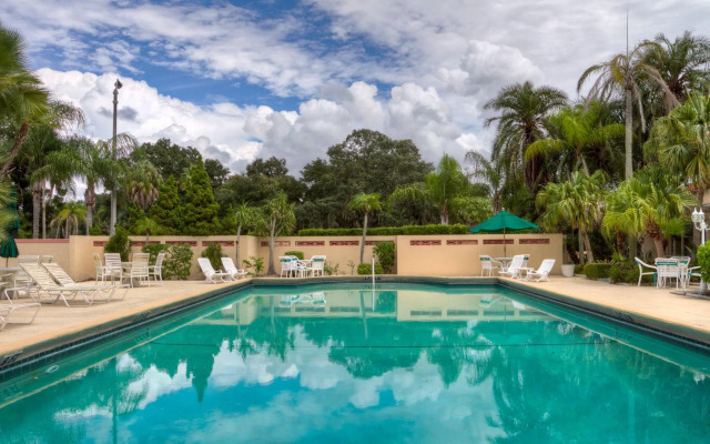 Golden Host Resort - Sarasota