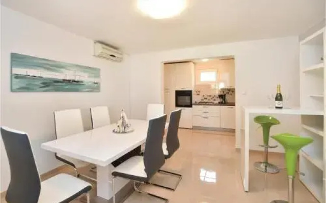 Four Bedroom Holiday Home In Kastel Sucurac
