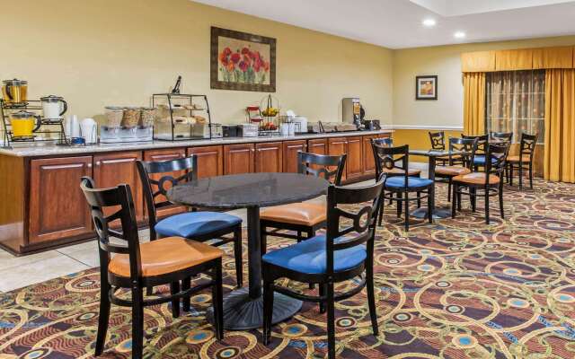 La Quinta Inn & Suites by Wyndham Mobile Satsuma / Saraland