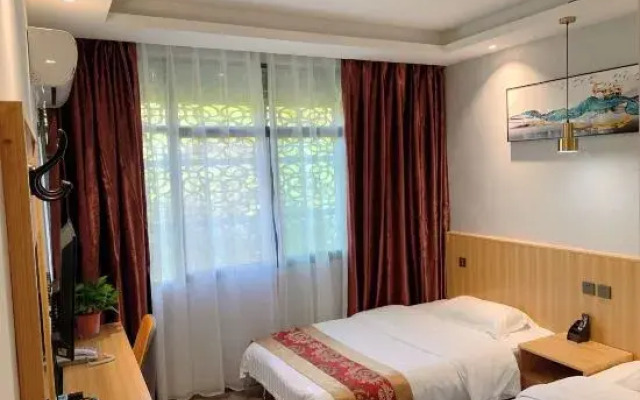 Xinyang Lakeside Boutique Hotel