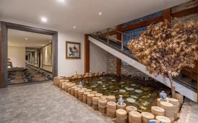 Taoshe Resort Hotel (People's Square Taoyangli Scenic Area Branch)