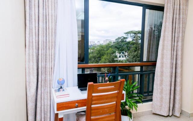 Kobe's luxurious 2bedroom with a gym and a city view