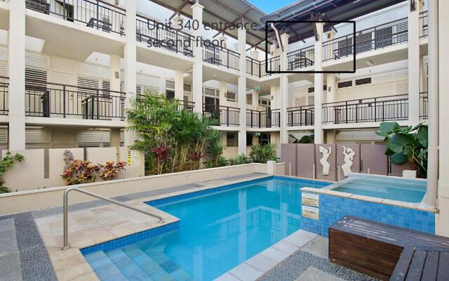 Spacious 3 bedroom apartment opposite surf club