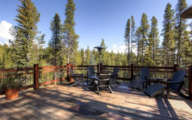 5 O Clock Lodge Peak 8 Private Home by Pinnacle Lodging