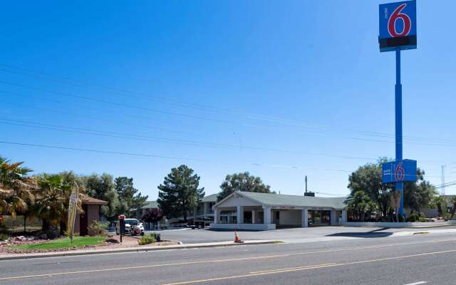 Motel 6 Kingman, AZ - Route 66 West