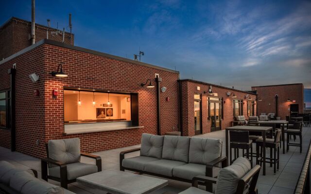 The Yorktowne Hotel, Tapestry Collection by Hilton