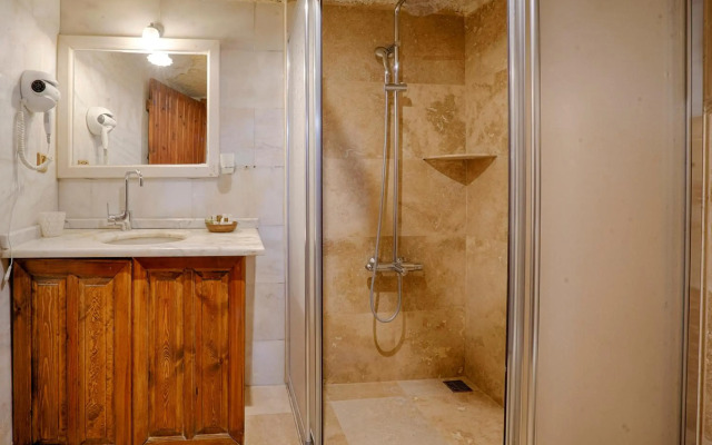 Tulip Cave Suites