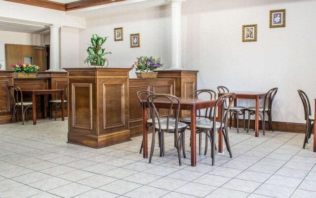 Quality Inn & Suites Brooks Louisville South