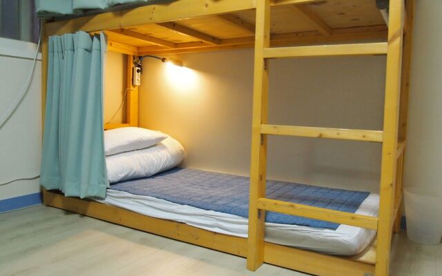 Leo Guesthouse Hongdae