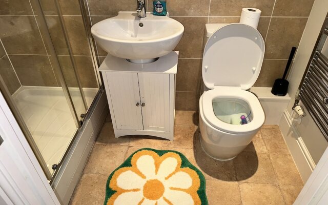 Beautiful 5 Bed Detached House - Sleeps 9