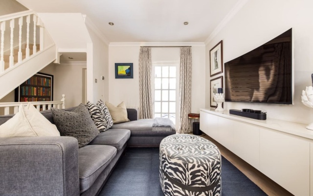Prince Luxe 4 Bedroom House in Chelsea