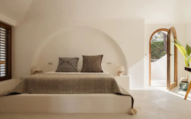 Elysian Villa by Cadenzalux