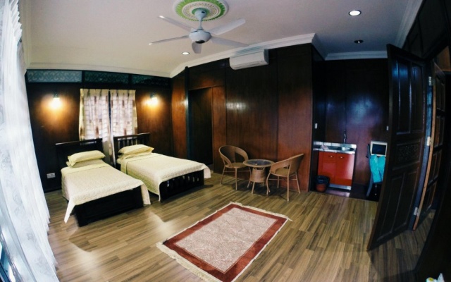 Wood Valley Lodge – Guest Rooms – Kangar
