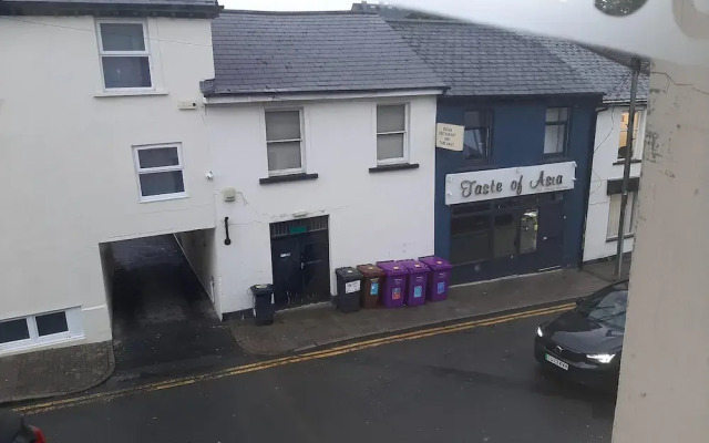 Bed, Contl Breakfast, Newport, Wales, Near Train