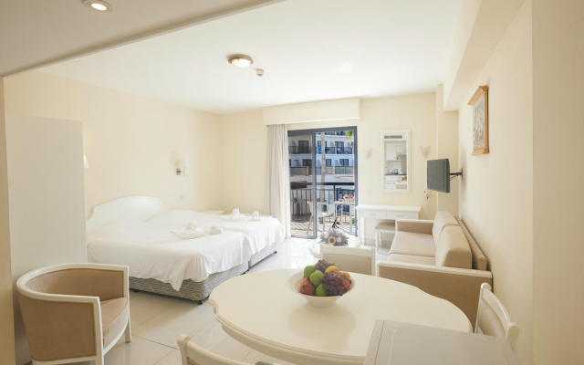 Tsokkos Gardens Hotel & Apartments