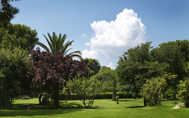 Kalamaki Beach Resort