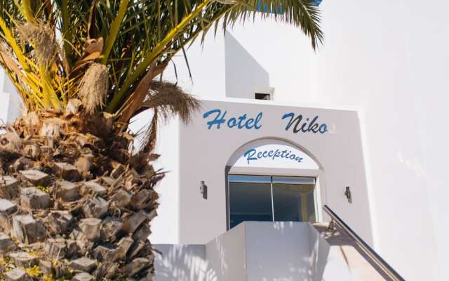Nikos Hotel