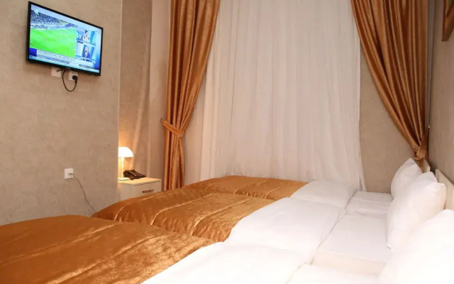 Riva Hotel