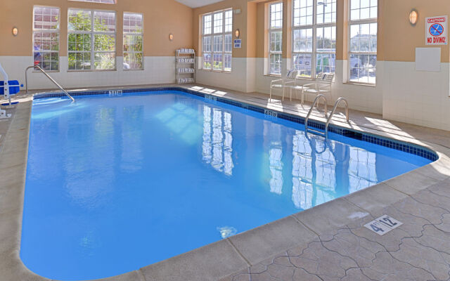 Holiday Inn Express Hotel & Suites Southfield - Detroit