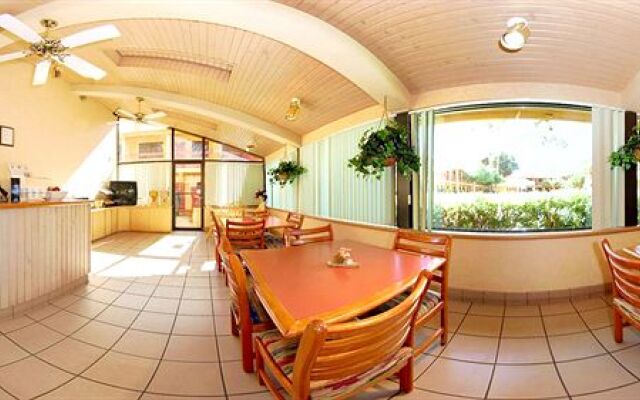 QUALITY INN &amp; SUITES MESA