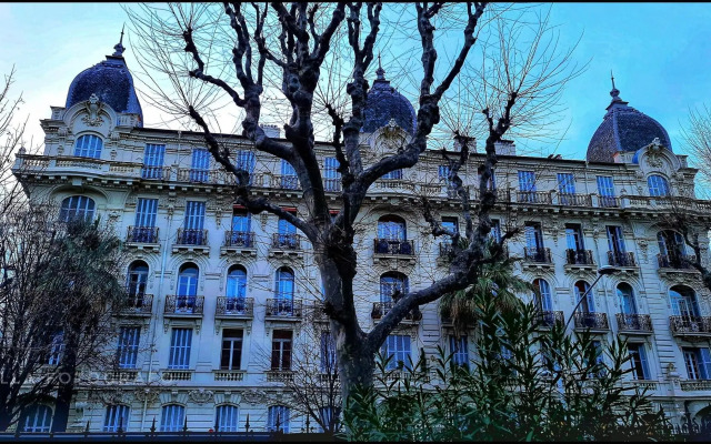 Le Petit Trianon et Le Charme des Suites