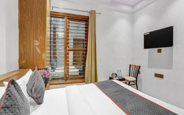 Capital O 92279 The Arrow