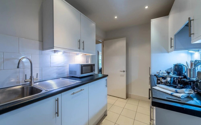 Smart 2 Bedroom Apartment in Chelsea 26