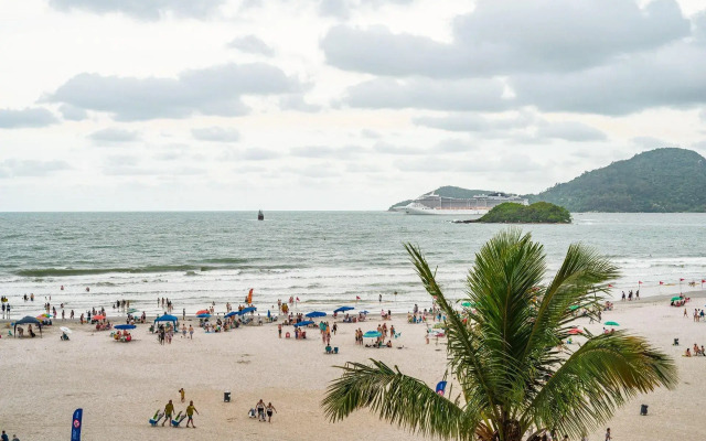Apto pé na areia com linda vista frente mar CEL403