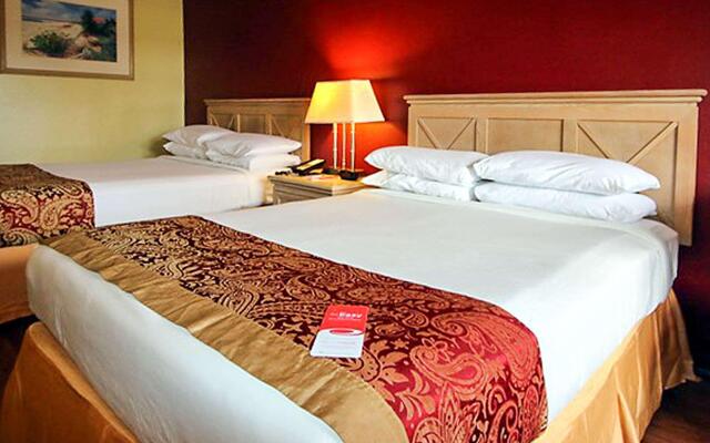 Econo Lodge Inn & Suites Maingate Central