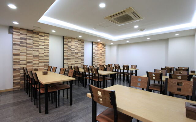Athenae Hotel
