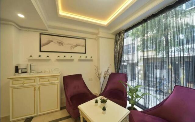 Lika Hotel - Beautiful Standard Double or Twin Room in Center Istanbul