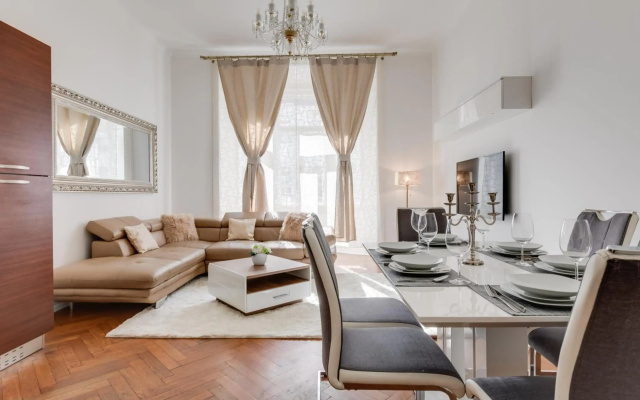 Luxury Riverside Apartments In The Center Of Prague