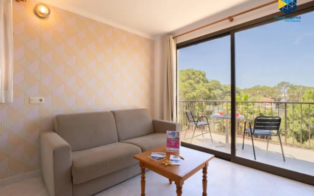 Bella Maria Apartments & Pool Club
