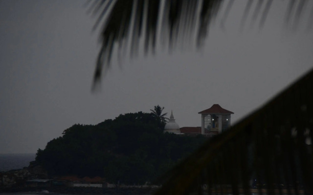 SURF UNA Beach Hotel