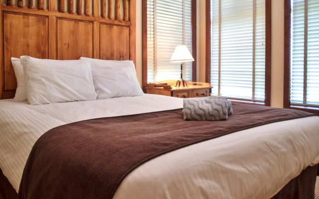 Snow Creek Lodge by Fernie Lodging Co