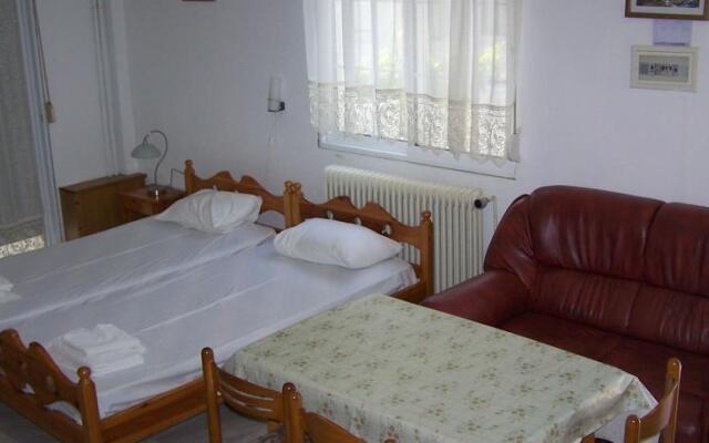 Astoria Aparthotel