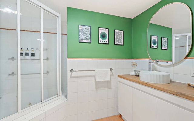 3-bed Apartment in Holiday Style Resort With Pool – Bathroom – Watson
