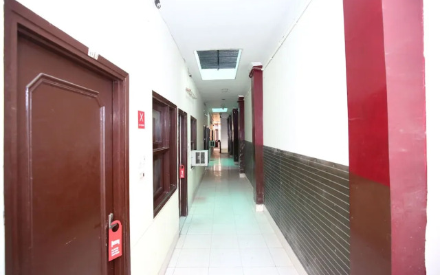 OYO 12163 Hotel Aaryan