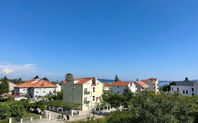 Bright and Cozy Apartment With Balcony in Kastel Luksic