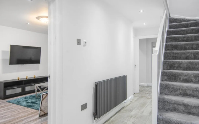 Beautiful Gravesend 3 Beds by Jada Homes