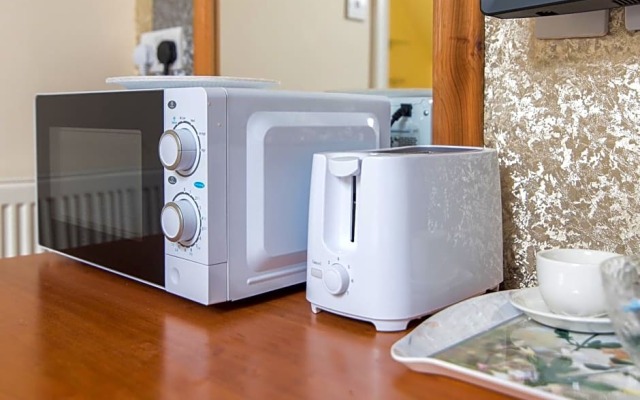 The Linden Leaf Rooms - Classy Studios