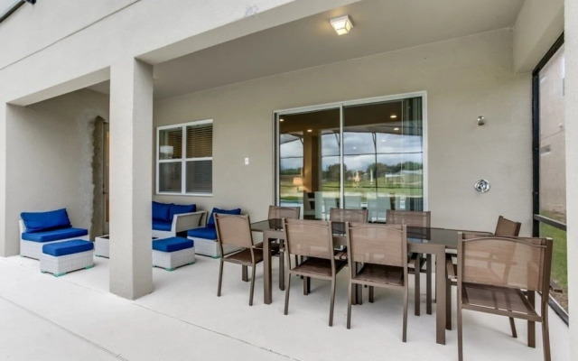 12 Bedroomsq Foot Villa Villa by Redawning