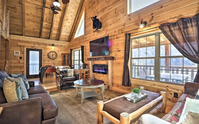 1 Mi to Dtwn Gatlinburg: Cabin w/ Game Room