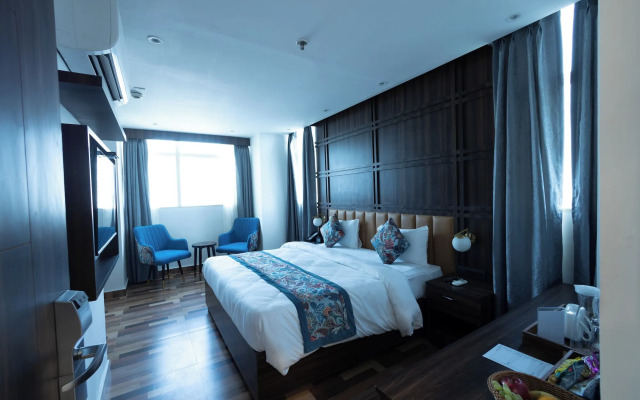 Hyphen Business Hotel