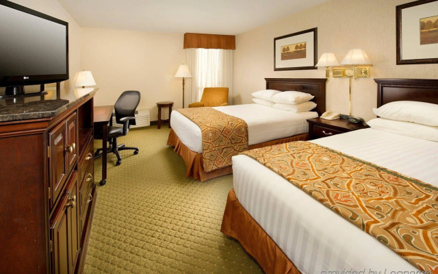 SureStay Plus Hotel by Best Western St. Louis Westport