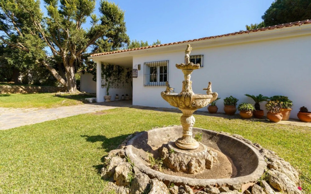 Golden Villa Luxury Pool Retreat & Beach