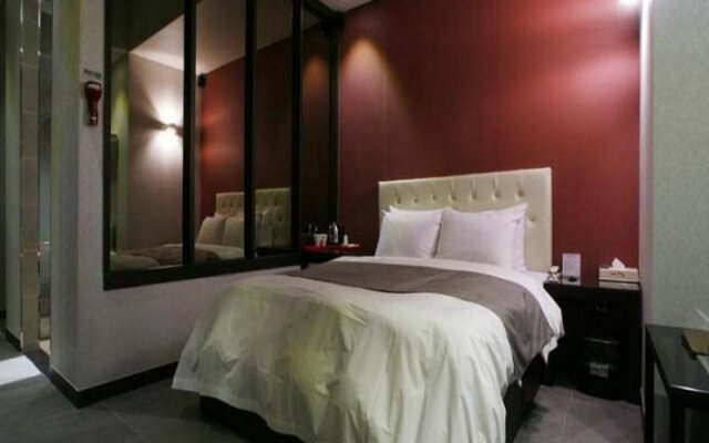 Hotel Myeongjak, Suwon